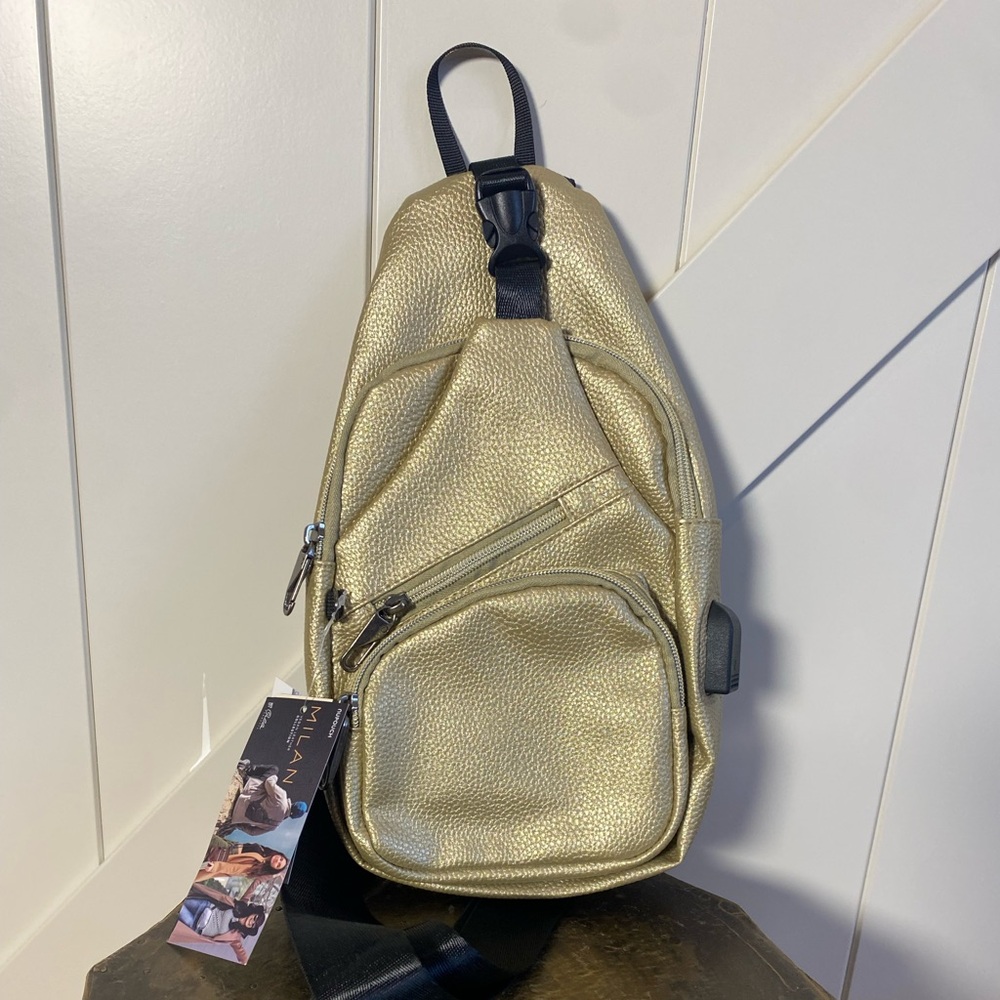 NWT! Milan vegan leather w/usb charging port